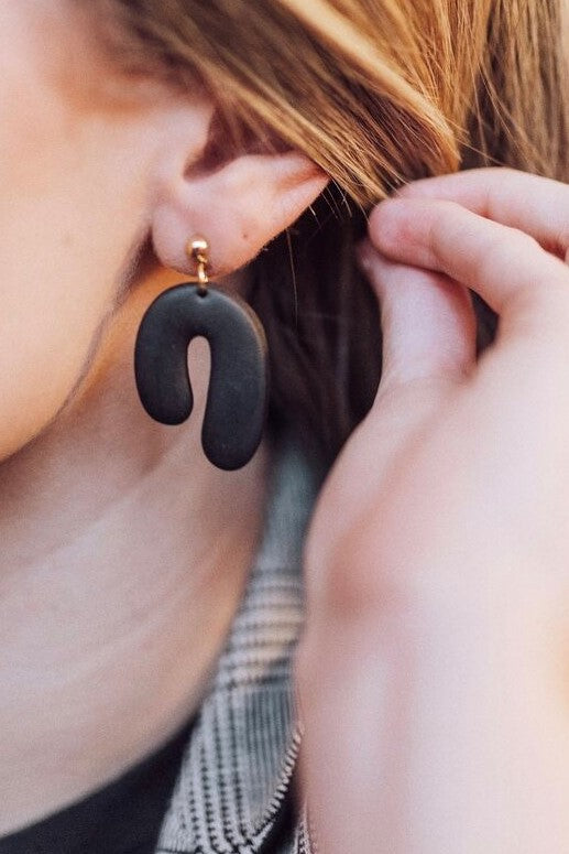 Kendal Dangle Earrings- Black
